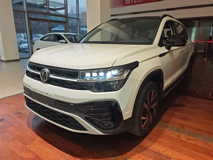 Фото 1 - Volkswagen Tharu