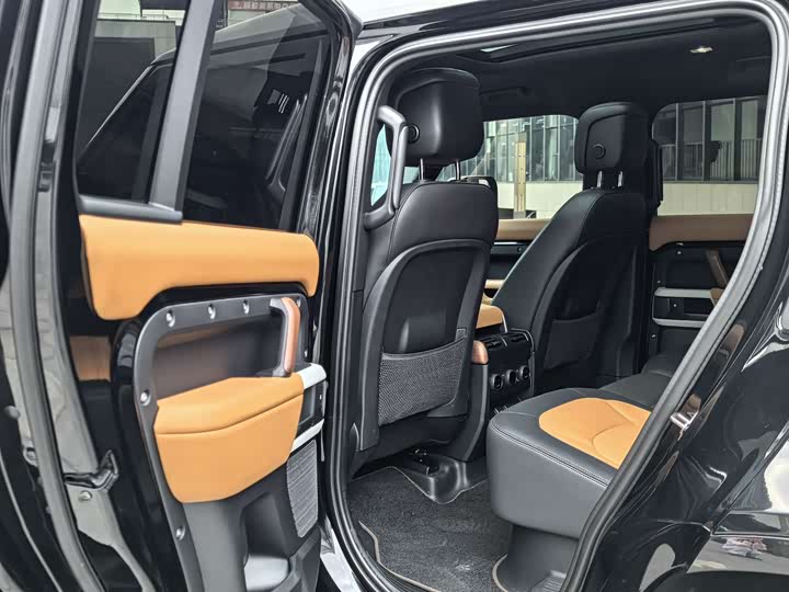 Фото 9 - Land Rover Defender