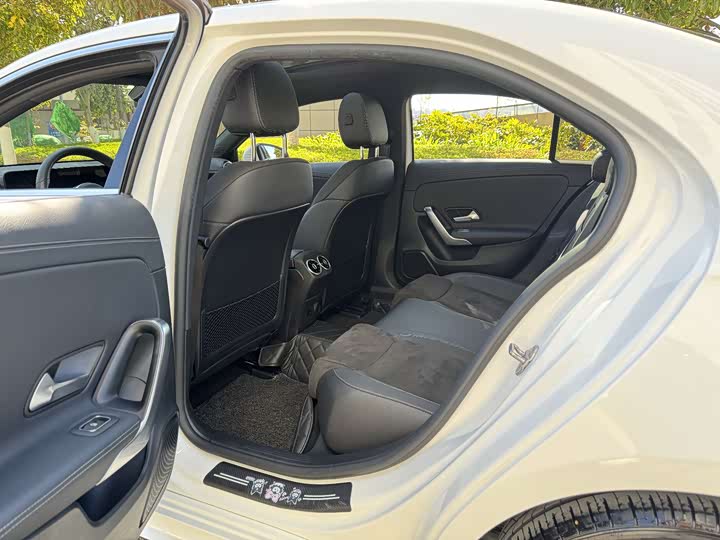 Фото 9 - Mercedes-Benz A-Class