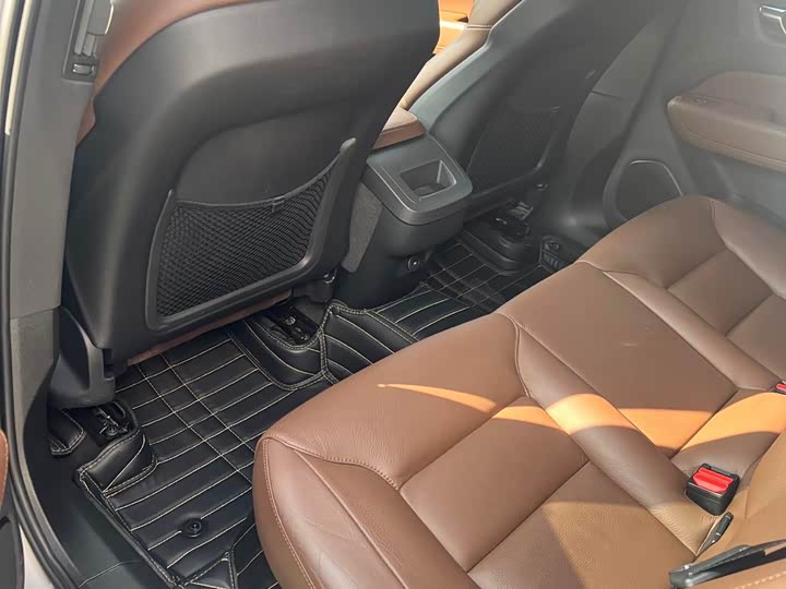 Фото 9 - Volvo XC60