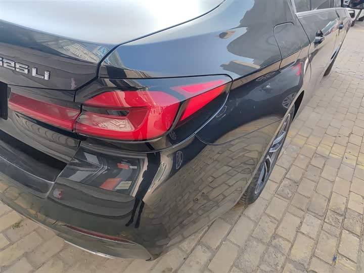 Фото 8 - BMW 5 Series