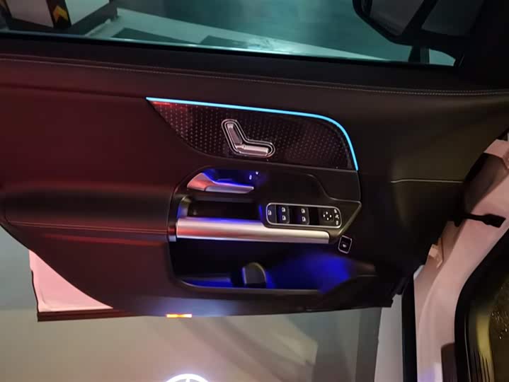 Фото 7 - Mercedes-Benz GLA-Class