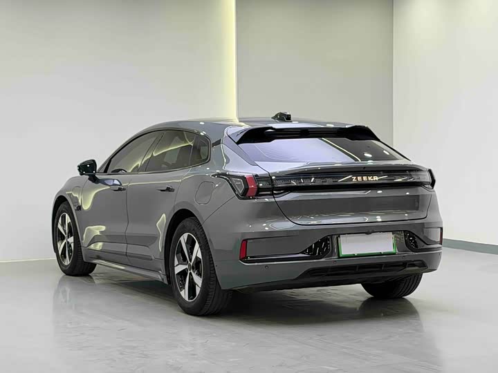 Фото 4 - Zeekr 001