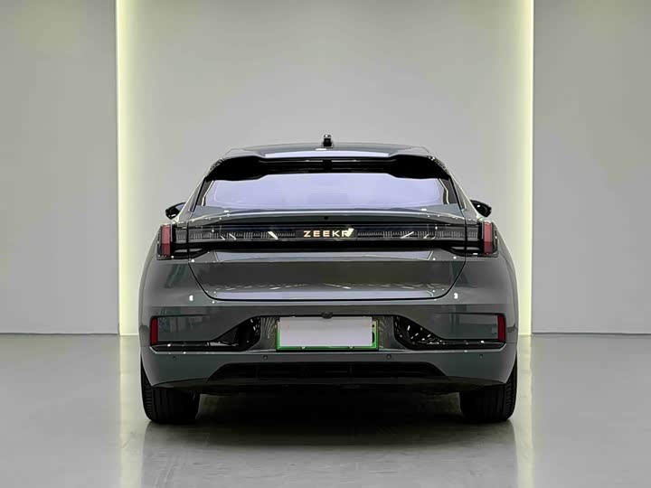 Фото 5 - Zeekr 001