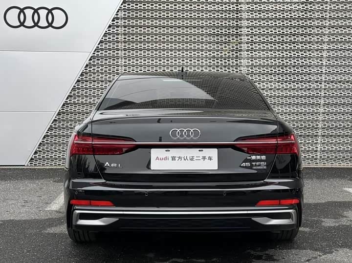 Фото 5 - Audi A6L