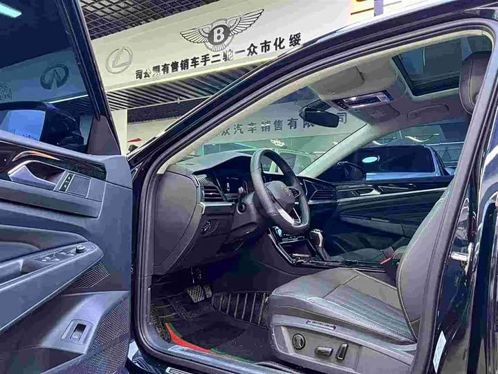 Фото 4 - Volkswagen Passat