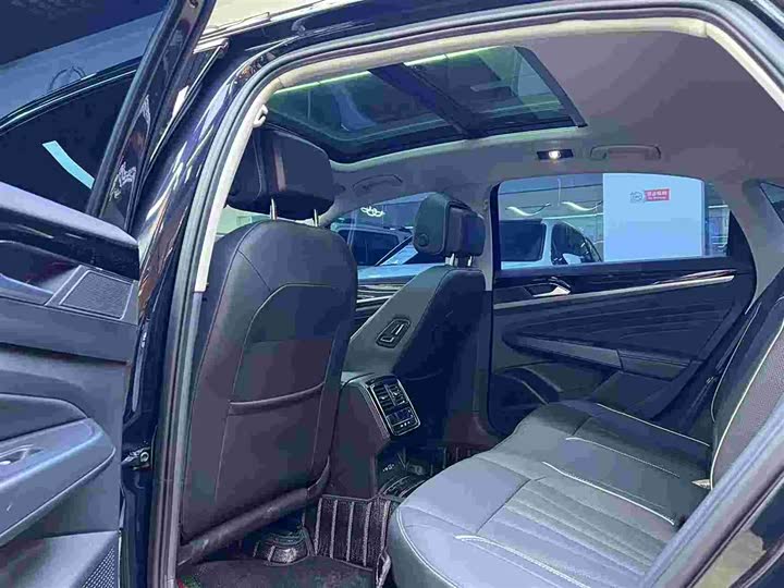 Фото 6 - Volkswagen Passat