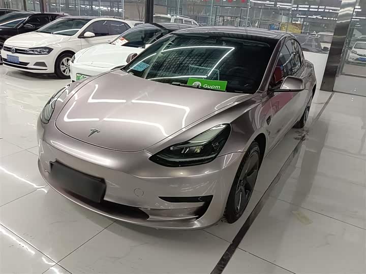 Фото 1 - Tesla Model 3