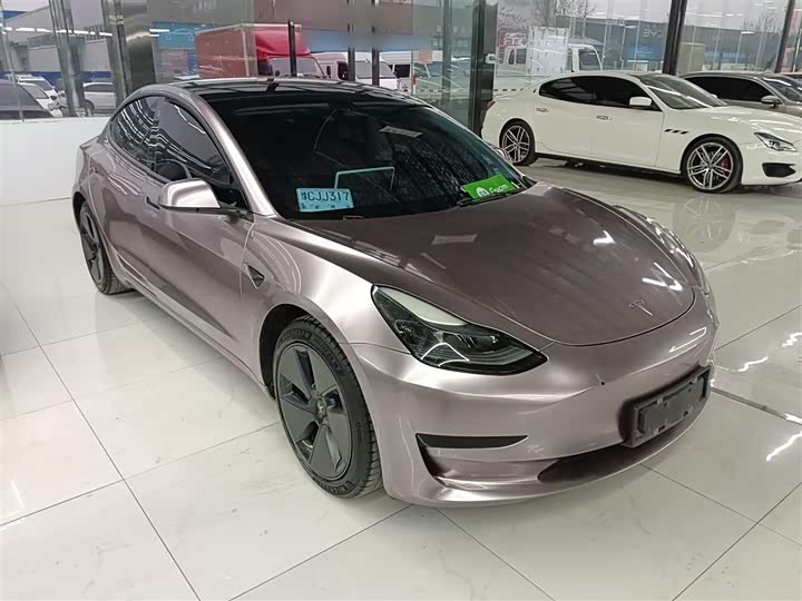 Фото 4 - Tesla Model 3