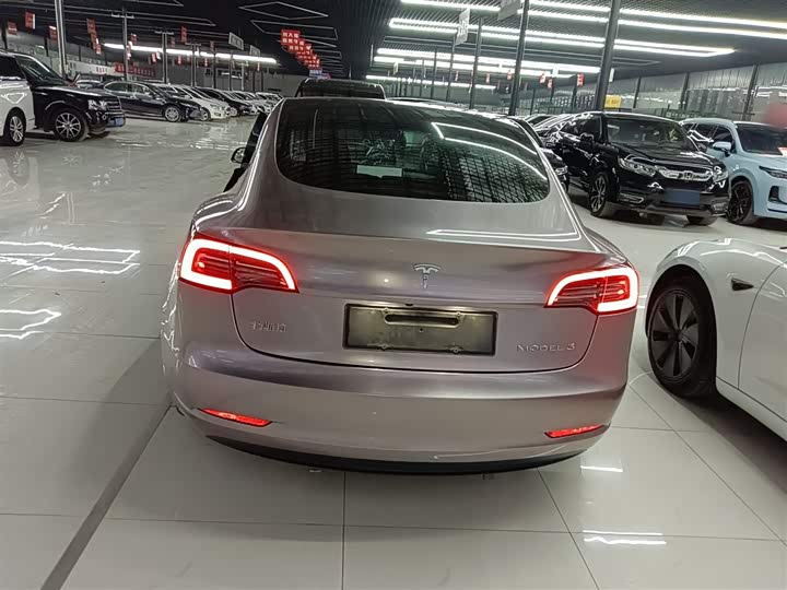 Фото 6 - Tesla Model 3