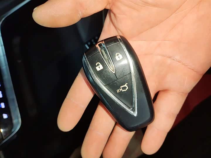 Фото 9 - Changan UNI-T