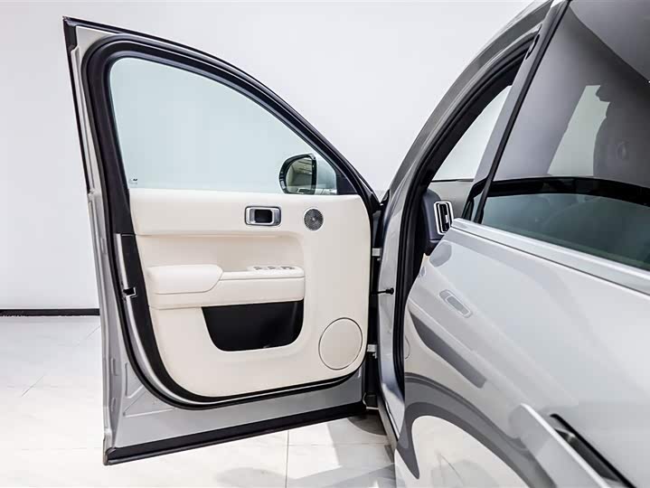 Фото 9 - LiXiang L8