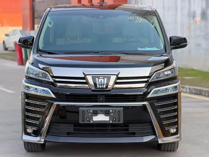 Фото 2 - Toyota Vellfire