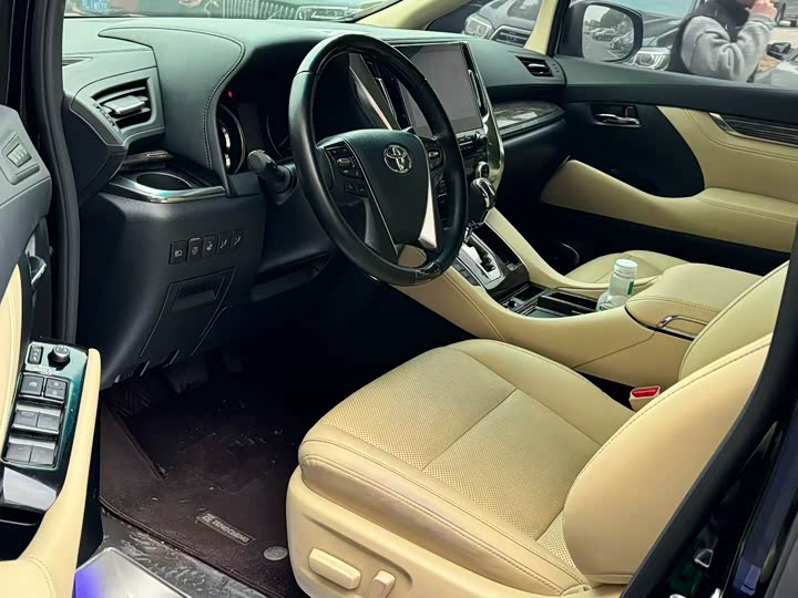 Фото 4 - Toyota Vellfire