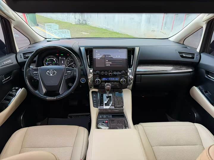 Фото 8 - Toyota Vellfire