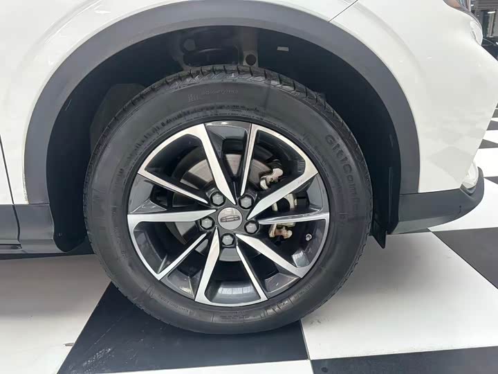 Фото 5 - Geely Coolray