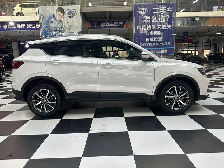 Фото 6 - Geely Coolray