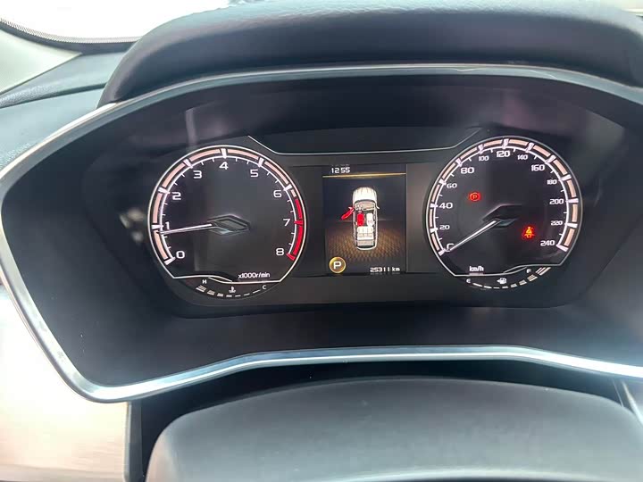 Фото 9 - Geely Coolray