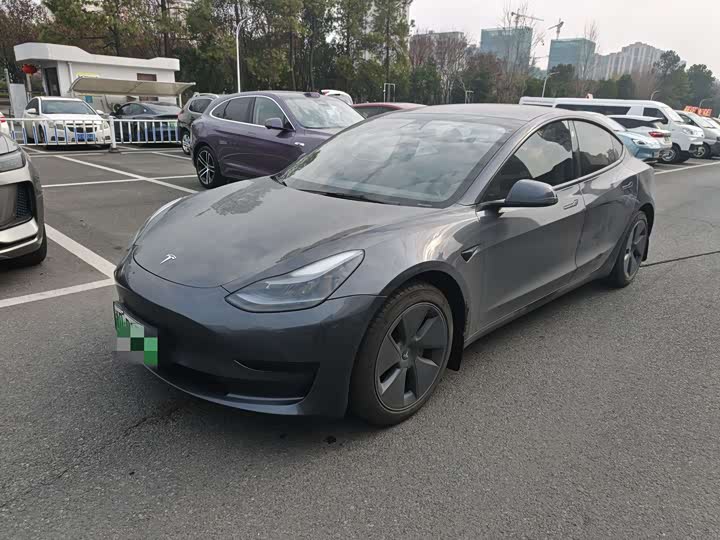Фото 1 - Tesla Model 3