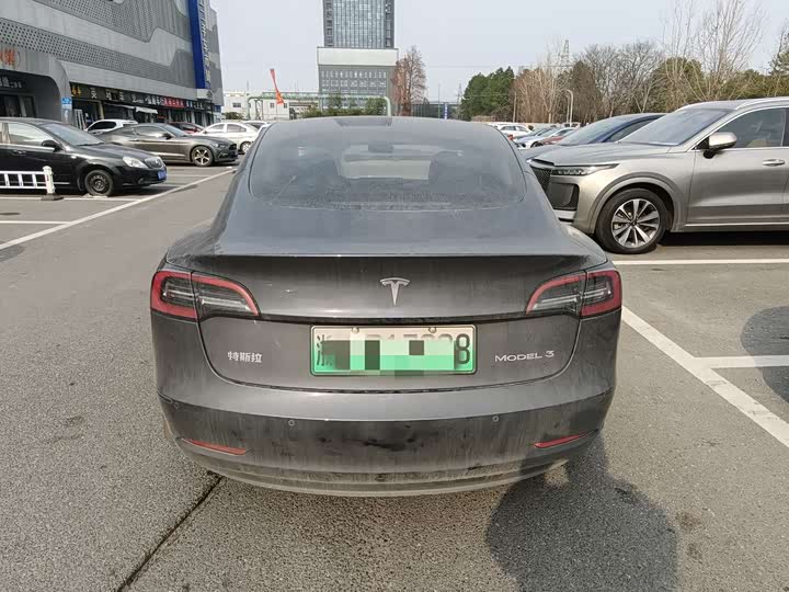 Фото 3 - Tesla Model 3