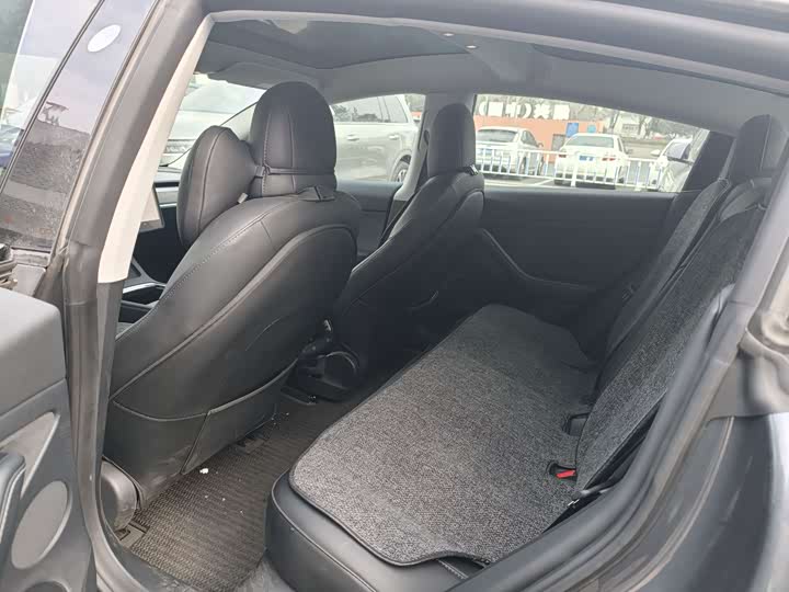 Фото 6 - Tesla Model 3