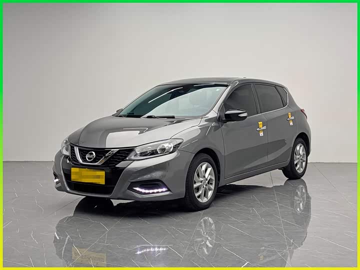 Фото 1 - Nissan Tiida