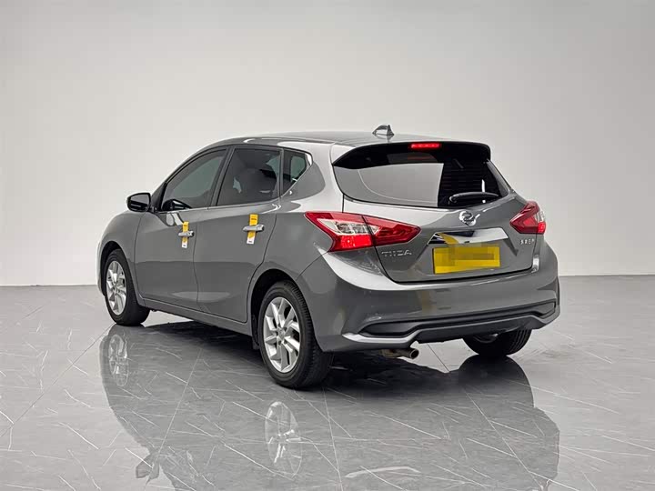 Фото 4 - Nissan Tiida