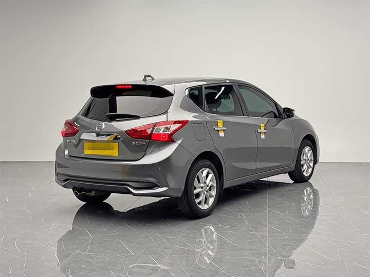 Фото 6 - Nissan Tiida