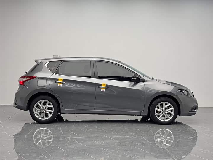 Фото 7 - Nissan Tiida