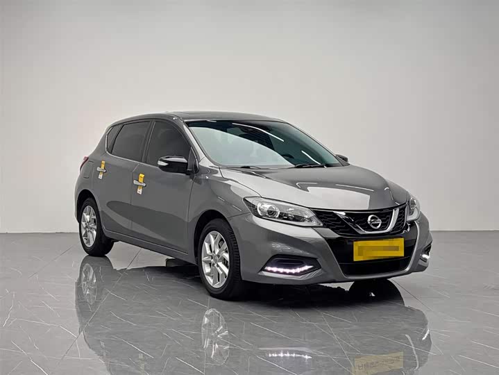 Фото 8 - Nissan Tiida