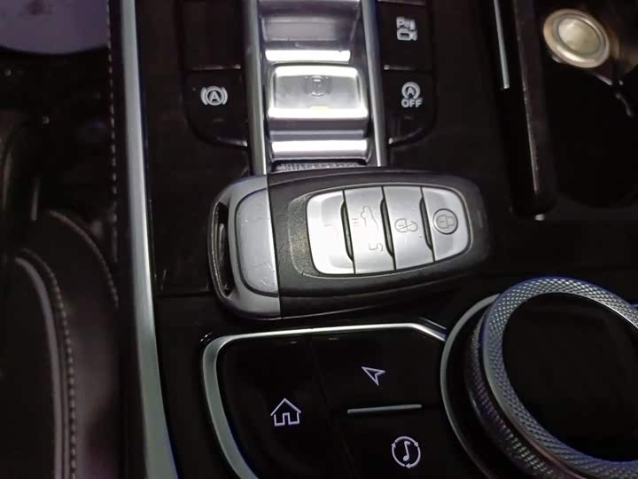 Фото 9 - Hongqi H9