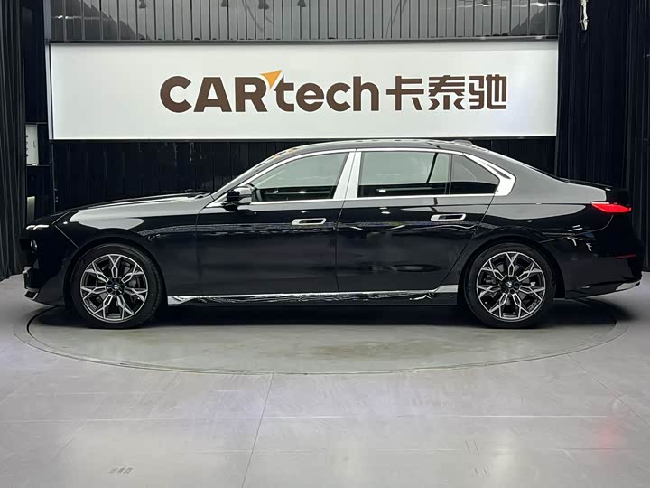 Фото 7 - BMW 7 Series