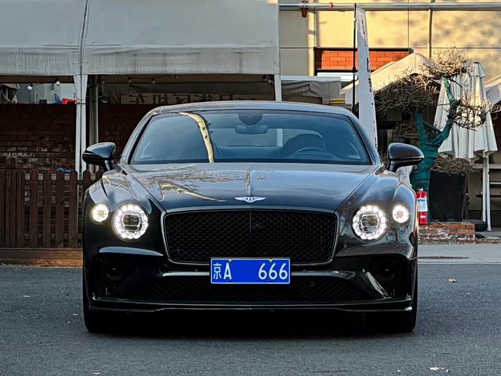 Фото 2 - Bentley Continental GT