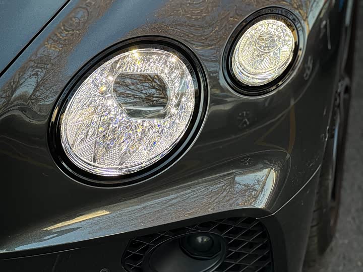 Фото 3 - Bentley Continental GT