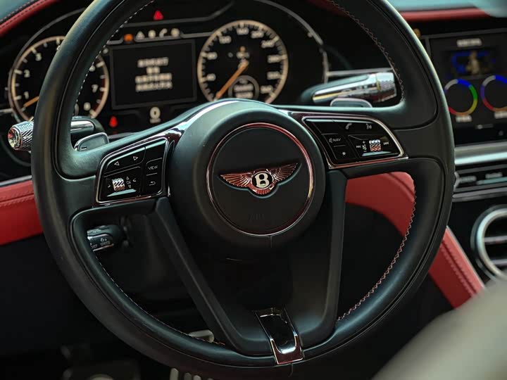 Фото 4 - Bentley Continental GT