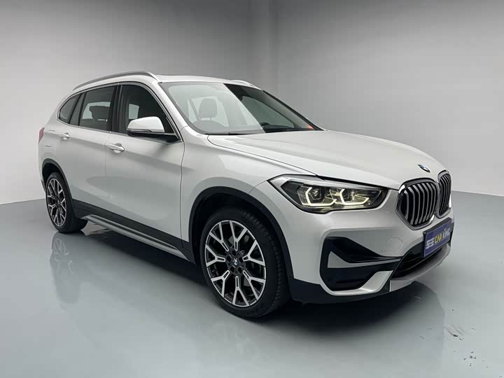 Фото 2 - BMW X1