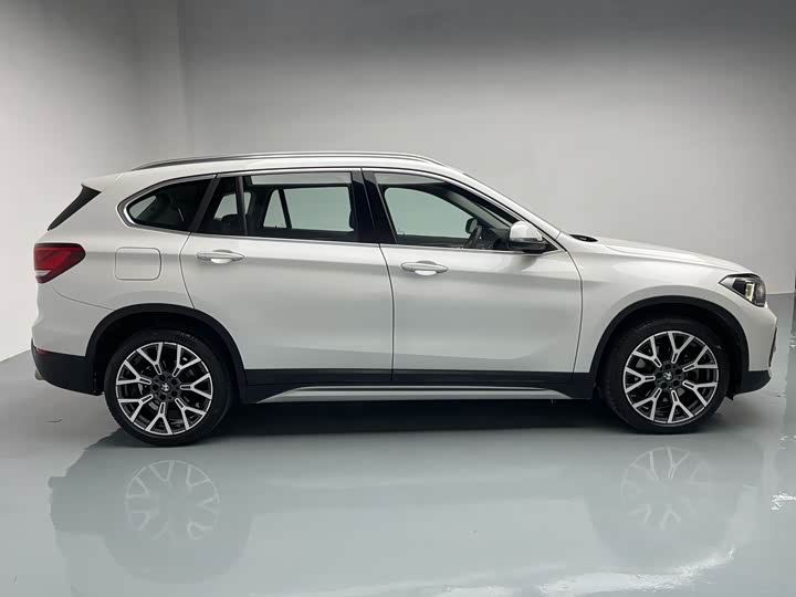 Фото 4 - BMW X1