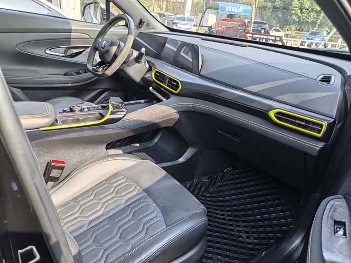 Фото 8 - Changan UNI-T