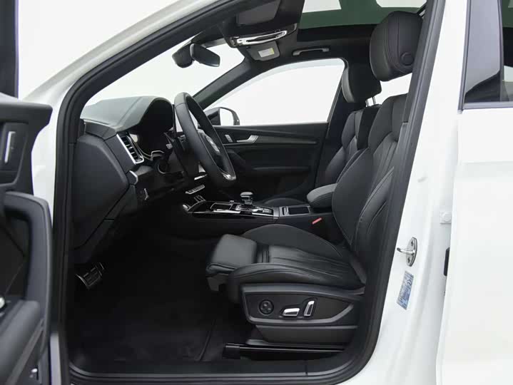 Фото 6 - Audi Q5L