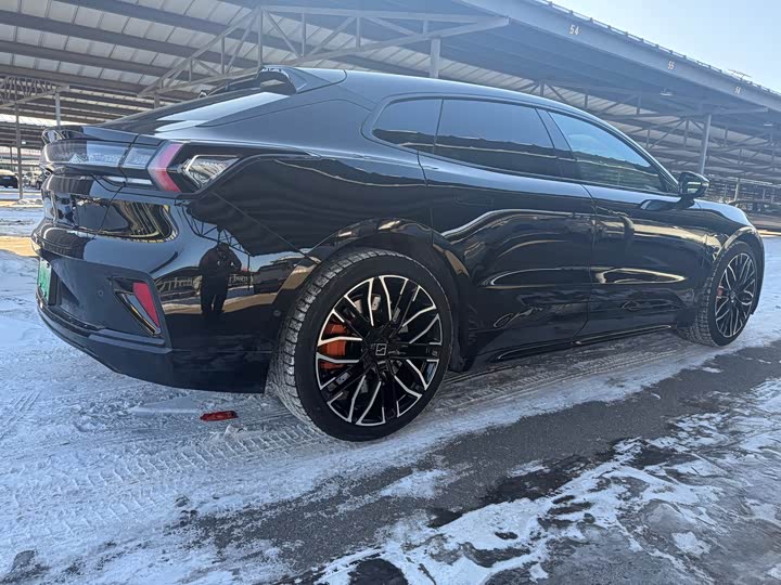 Фото 4 - Zeekr 001