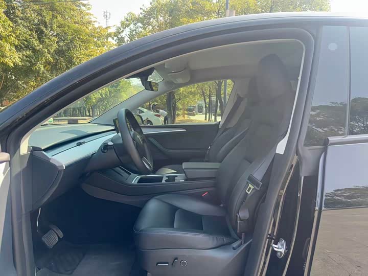 Фото 4 - Tesla Model Y