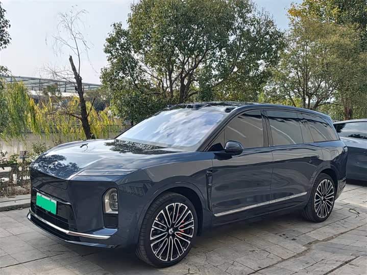Фото 1 - Nio ES8