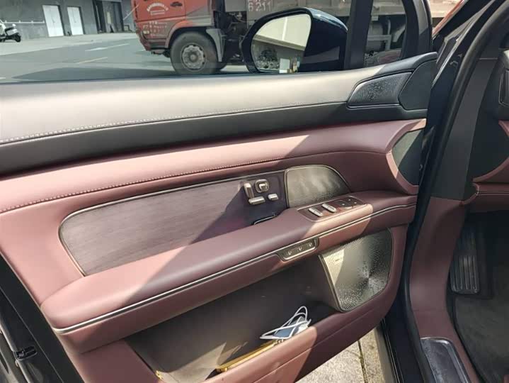 Фото 4 - Nio ES8