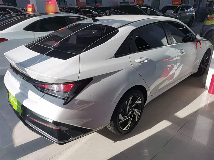 Фото 7 - Hyundai Elantra N line