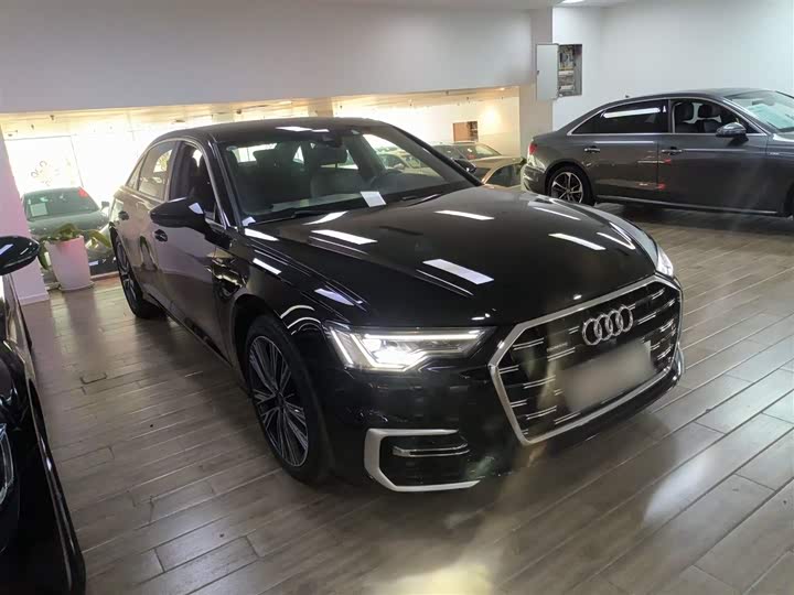 Фото 4 - Audi A6L