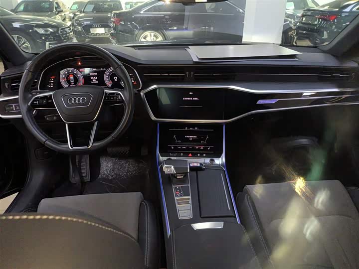 Фото 9 - Audi A6L