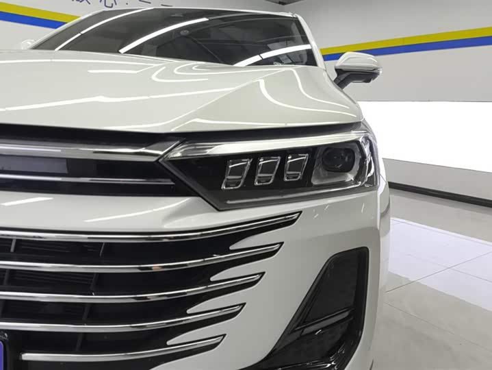 Фото 5 - Bestune T77