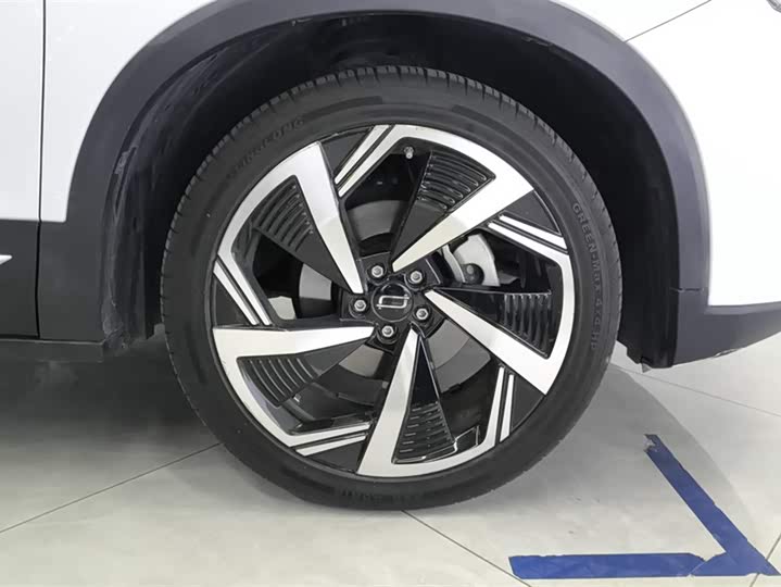 Фото 6 - Bestune T77