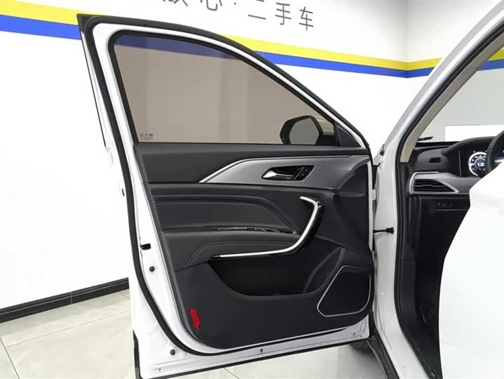 Фото 7 - Bestune T77