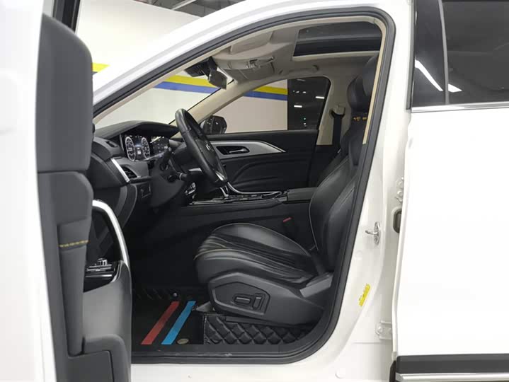 Фото 9 - Bestune T77